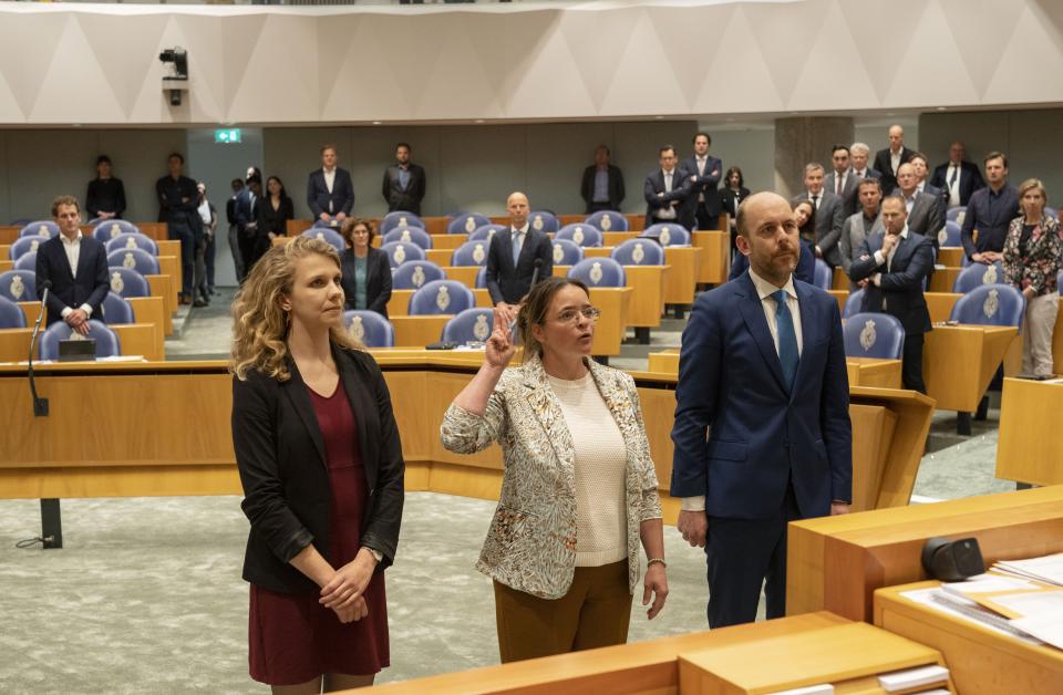 Drie Kamerleden Beëdigd | Tweede Kamer Der Staten-Generaal