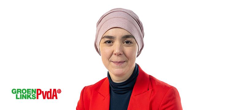 Portretfoto Esmah Lahlah met partijlogo GL-PvdA