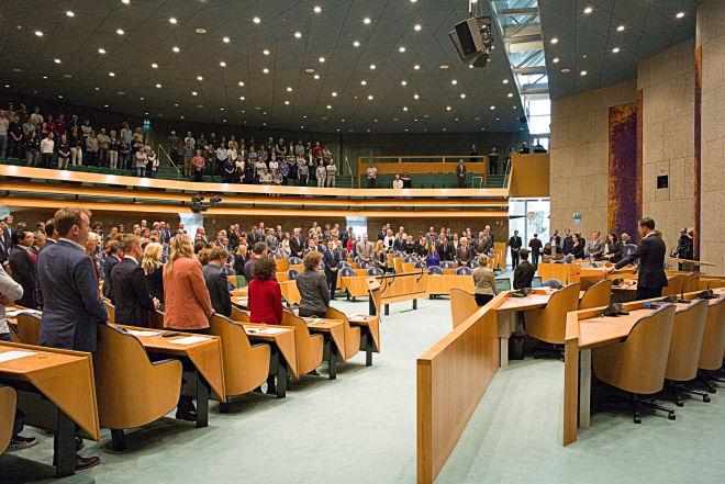 Tweede Kamer betuigt medeleven in plenaire zaal