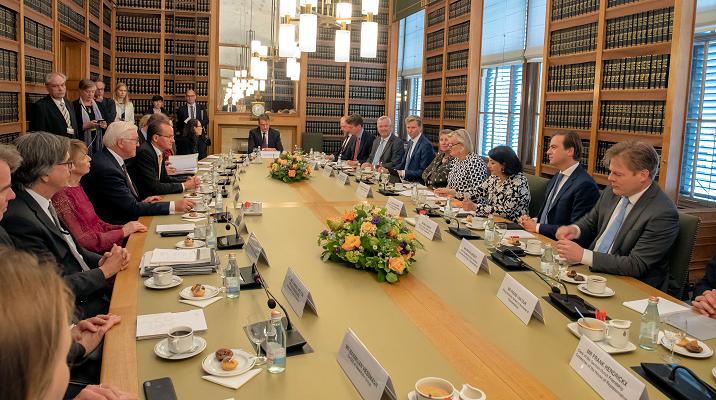 Gesprek in Handelingenkamer Eerste Kamer