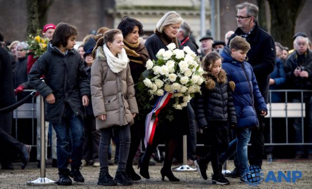 Kamervoorzitters legden krans tijdens de herdenking